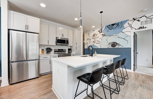 Noblesville Apartment | Poppy Place - King/Queen 2bed/2bth