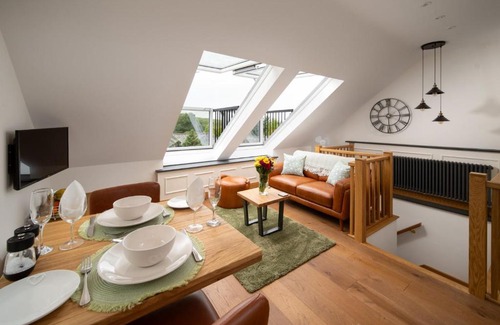 Mullacott House | Exceptional Oceanfront Retreat at Poppy's Barn: 10/10 Rated