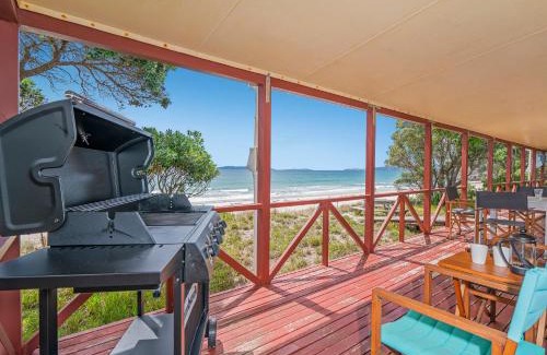 Whangapoua House | Beachfront Bliss at Poppy's Beach House in Whangapoua