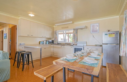 Whangapoua House | Beachfront Bliss at Poppy's Beach House, Whangapoua
