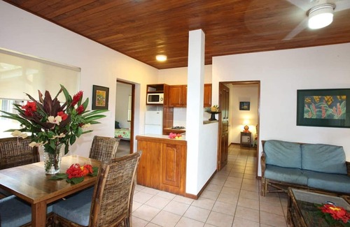Port Vila Hotel | Relax at Poppys On The Lagoon with Pool and Ocean Views