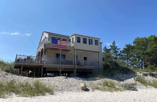 Wading River House | Experience Poppys Private Beach Paradise in Wading River