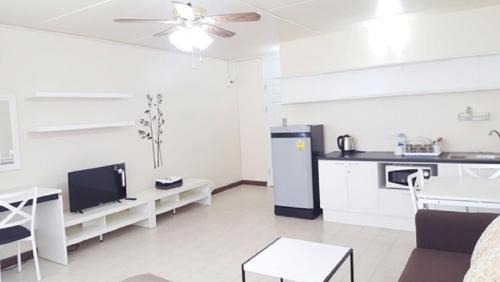 Ban Mai Apartment | Family-Friendly Condo C6 IMPACT: Great for Kids & Parents