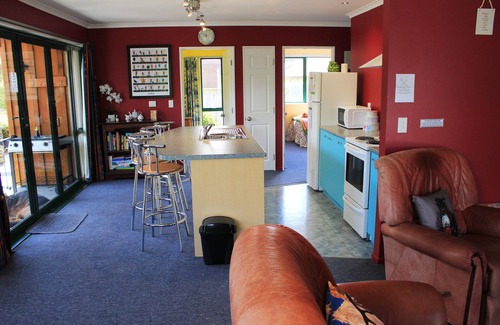 Hanmer Springs House | Family-Friendly Modern Bach with WiFi in Hanmer Springs