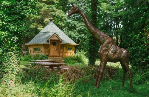 Tawstock Cottage | Family-Friendly Corner Cottage with Indoor Pool & Breakfast
