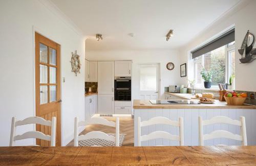 Whitby House | Family-Friendly Retreat at Cinder Hill - Rated 9.8/10