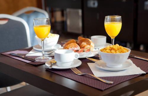 Torrejon de Ardoz Hotel | Relaxing Getaway at Porcel Avant with Oceanfront Views