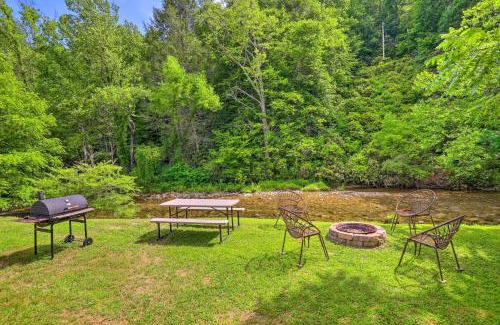 Marshall House | Guest Rated 10/10: Marshall Cabin Retreat with Creek Access