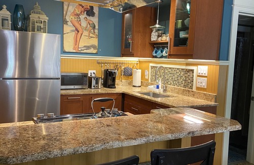 Stuart House | Historic Porch Suite in Downtown Stuart - Pet & Child Friendly
