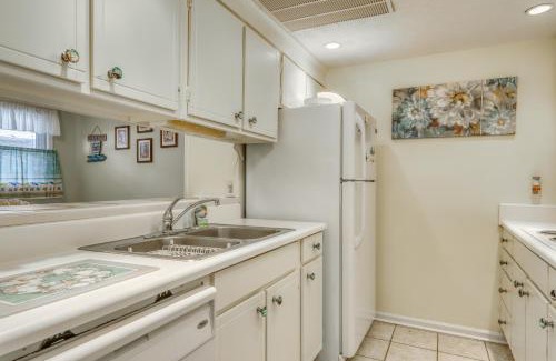 Myrtle Beach Apartment | Relaxing Retreat at Porcher Villas with Pool & Family Fun