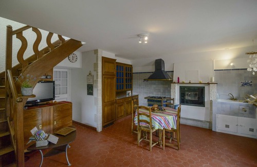 Pornic House | Discover PORNIC - Coastal Retreat with Ocean Views & Spa