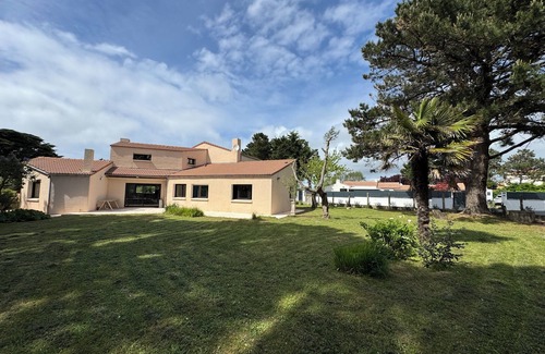 Pornic House | Idyllic PORNIC ON THE COAST: Oceanfront Escape Awaits
