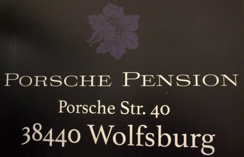 Wolfsburg House | Family-Friendly Porschepension with On-Site Restaurant