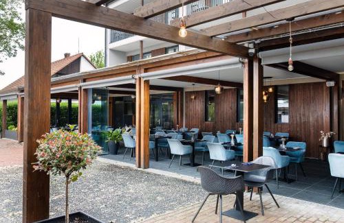 Balatonmariafurdo Bed & Breakfast | Discover Port étterem&panzió: Oceanfront Oasis Awaits