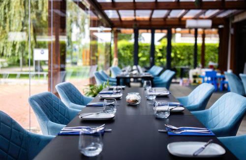 Balatonmariafurdo Bed & Breakfast | Discover Port étterem&panzió: Oceanfront Oasis Awaits