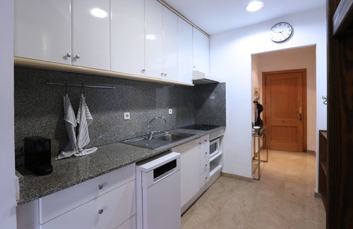 Arenys de Mar Apartment | Discover Port Arenys: Family-Friendly Stay with Spa Access