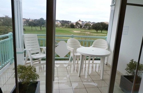 Bourgenay Apartment | Golf Course Oasis: Port Bourgenay T2 with Oceanfront Views