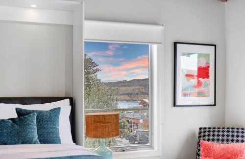 Port Campbell Apartment | Beautiful Port Central No 2: Oceanfront Retreat with Top Ratings