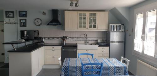 Cancale Apartment | Family-Friendly 3-Star Retreat at Port de La Houle