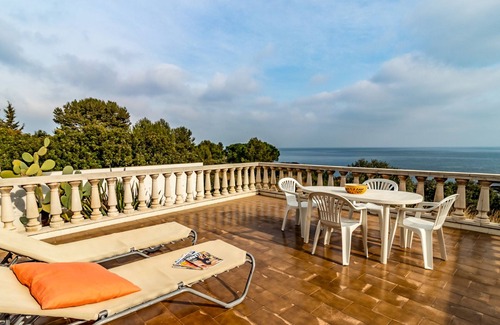 Port de la Selva Apartment | Coastal Retreat at Port de la Selva - Family-Friendly Stay