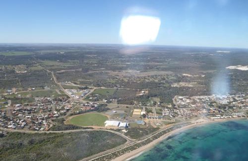 Port Denison Apartment | Beachfront Bliss at Port Denison Beach Resort – 4 Star Gem
