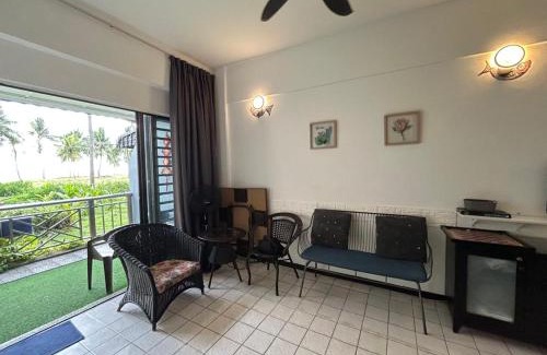 Taman Haji Zainal Apartment | Beachfront Homestay with Ocean Views in Port Dickson
