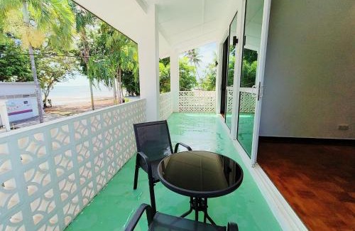 Kampung Bahasa Kapor Villa | Port Dikson Beach Side Villa