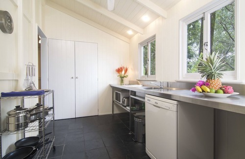 Port Douglas Cottage | Discover Port Douglas Cottage and Lodge with Oceanfront Bliss