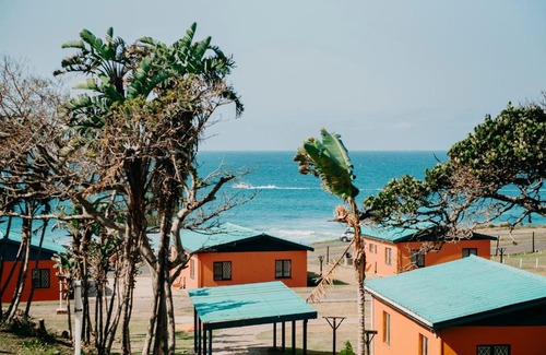 Port Edward Resort | Beachfront Port Edward Holiday Resort with Pool & Ocean Views