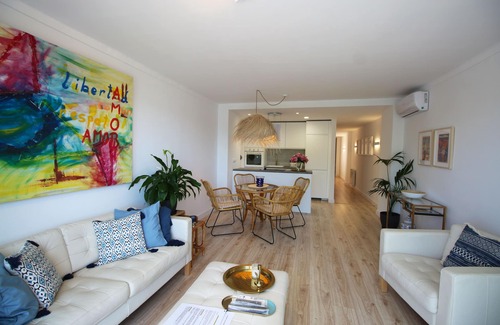 Es Pelats Apartment | Captivating Port Flair: Apartments with Breathtaking Sea Views