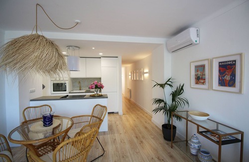 Es Pelats Apartment | Captivating Port Flair: Apartments with Breathtaking Sea Views