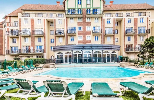 Port Guillaume Apartment | Oceanfront Port Guillaume Apartments with Spa & Kitchen Access