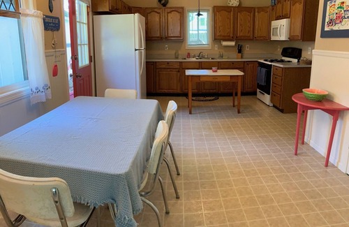 Jeddo Cottage | Memorable Family Getaways at Port Huron/Lexington Lake