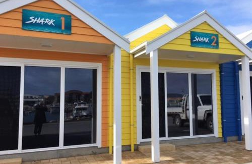 Port Lincoln Apartment | Port Lincoln Shark Apartment 3: Guest Rated 9/10, Hot Tub & Breakfast