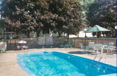 Port Ontario Hotel | Comfortable Stay at Port Lodge Motel with Family-Friendly Amenities