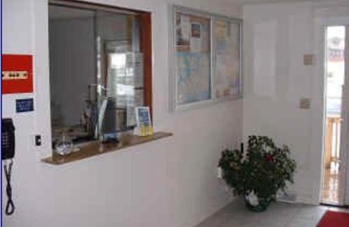 Port Ontario Hotel | Comfortable Stay at Port Lodge Motel with Family-Friendly Amenities