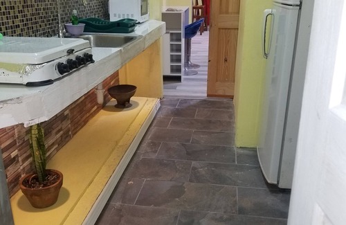 Port of Spain House | Budget-Friendly Port Lodge with Kitchen and Breakfast