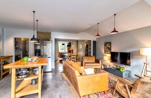 Wolvercote House | Experience Port Meadow View: Family-Friendly Oxford Retreat