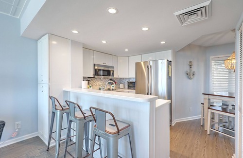 Isle of Palms Condo | Oceanfront Getaway at Port O' Call B103 - Walkout Access!