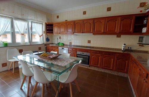 Fazouro Apartment | Beautiful Port of Foz Retreat with Garden and Terrace