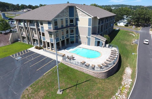 Kimberling City Resort | Experience Port of Kimberling Marina & Resort with Ocean Views
