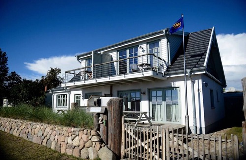 Fehmarnsund House | Seaside Retreat at Port on the Fehmarnsund with Pool