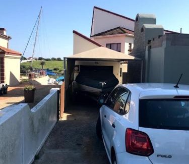 Port Owen House | Perfect for Getaways: Port Owen Self Catering with Kitchen