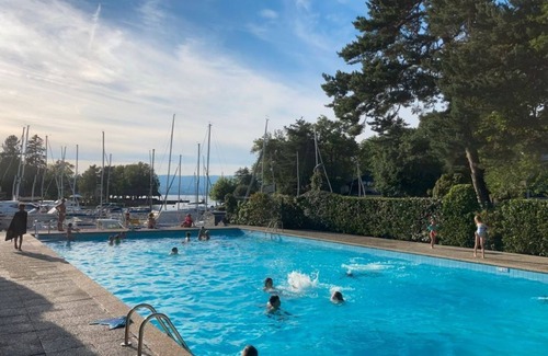 Thonon-les-Bains Apartment | Port Ripaille, Appartement Deux Pièces, Tout Confort