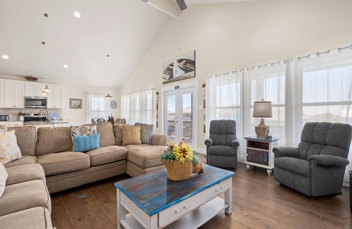 City-by-the Sea House | Port Royal Dream: Pet-Friendly Oasis with Canal Views