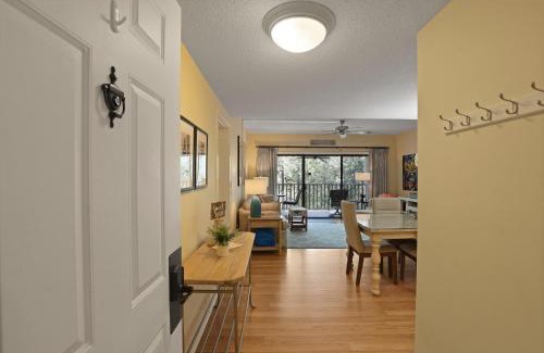 Palmetto Dunes House | Port Royal Village 302 Walk To Beach