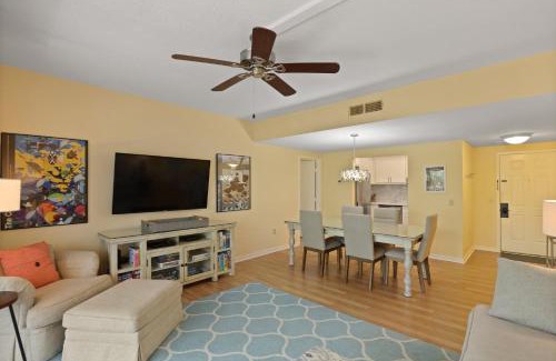 Palmetto Dunes House | Port Royal Village 302 Walk To Beach