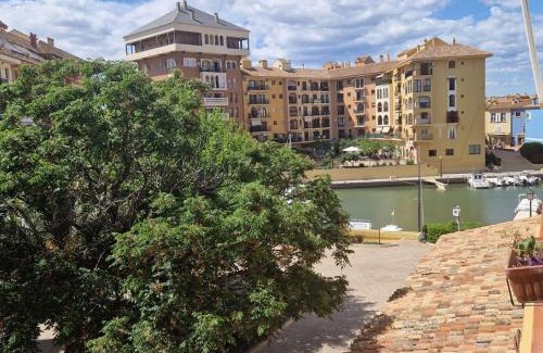 Port Saplaya Apartment | Experience Port Saplaya 3 Valencia: Ocean View & Pool