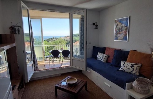 Port-Vendres Apartment | Seaside Retreat in Port-Vendres - 3 Minutes to the Harbour