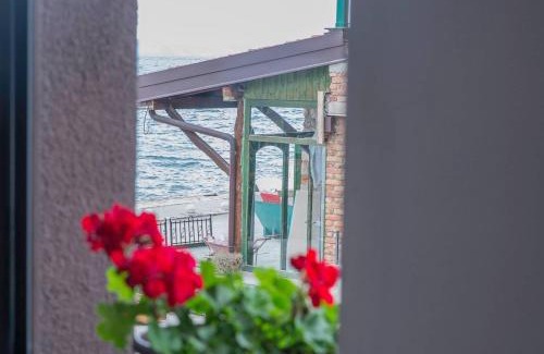 Varosh Villa | Family-Friendly Port Villa: 4-Star Rated Stay with Top Reviews
